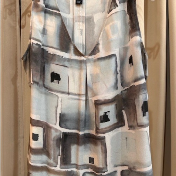 St. John Knits Watercolor Print V-Neck Sleeveless Blouse Size 14 - Picture 2 of 6